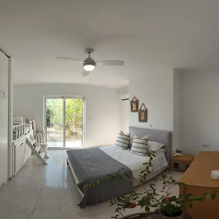 Feraklion House Holiday home *