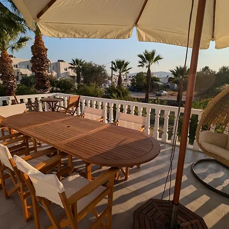 Holiday home Feraklion House *